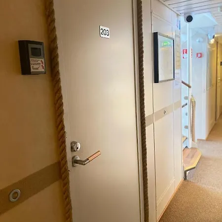 ホテル Hotellilaiva Wuoksi 3*