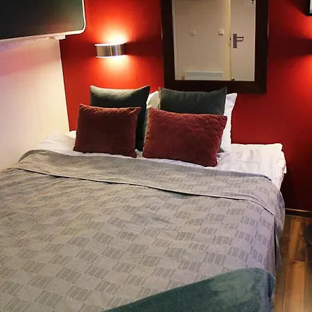ホテル Hotellilaiva Wuoksi クオピオ